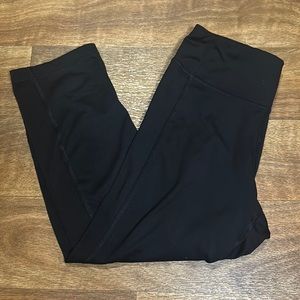 athletic capris size S.